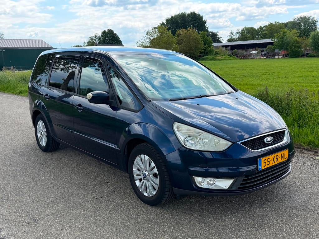 Ford Galaxy 2.0-16V Trend APK 03-2027 NAP Airco 7 Persoons, Voorwielaandrijving, Stof, Gebruikt, Zwart