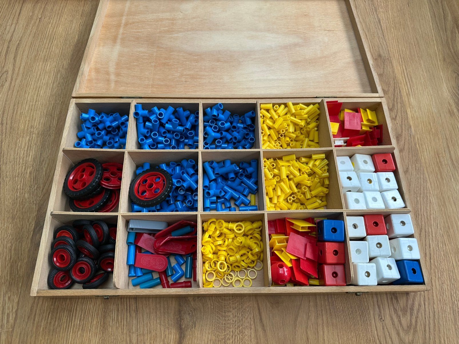 Plastikant in origineke kist (bouw speelgoed) jaren 70-80, Ophalen
