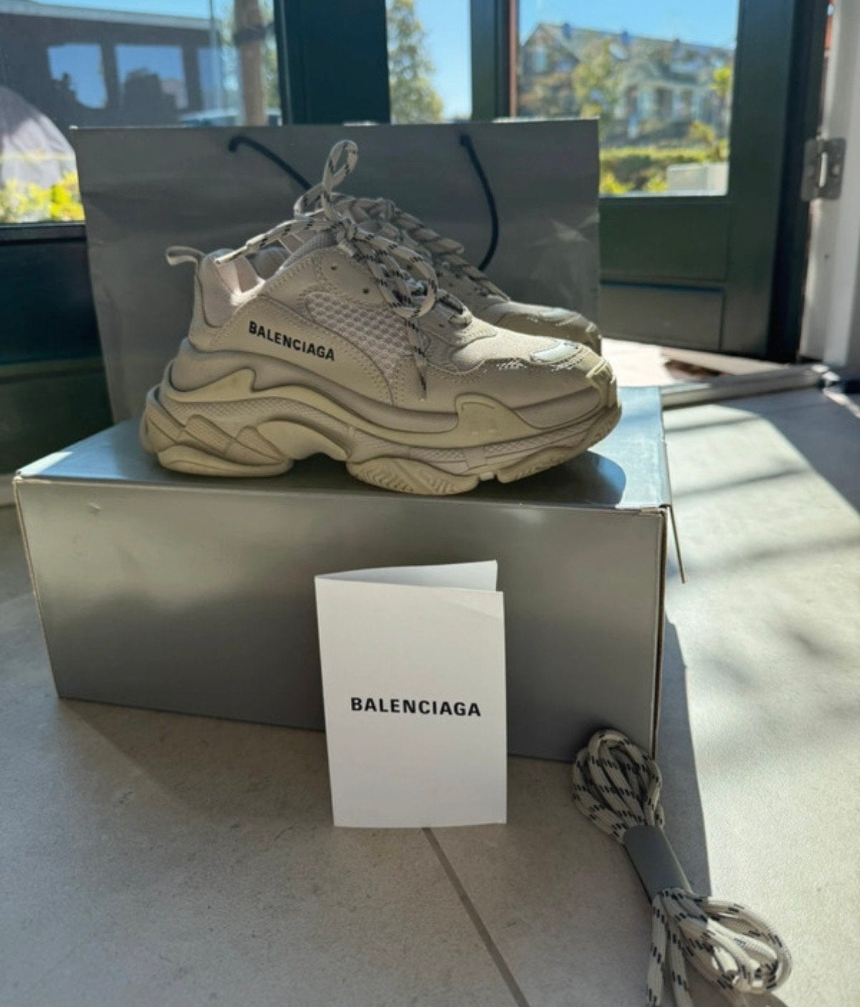Balenciaga Triple S Sneakers - Beige, Kleding | Dames, Ophalen of Verzenden, Gedragen, Beige, Sneakers of Gympen