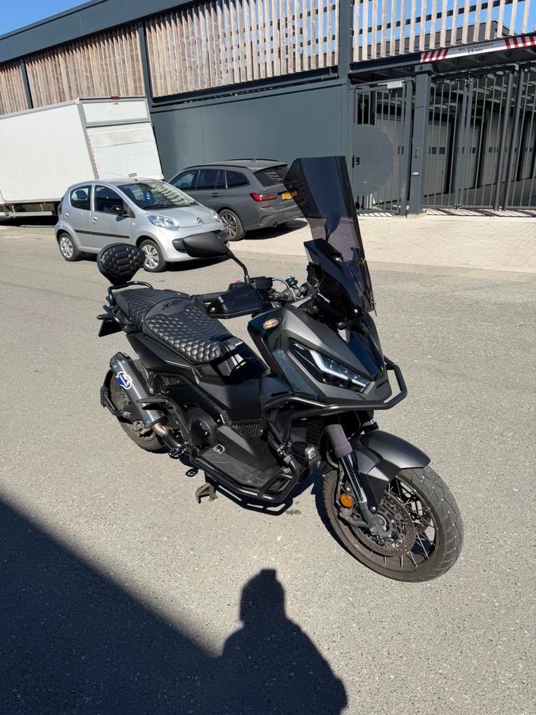 Honda X-ADV 750 | black on black | Full options | Topstaat, LED Verlichting, Automaat