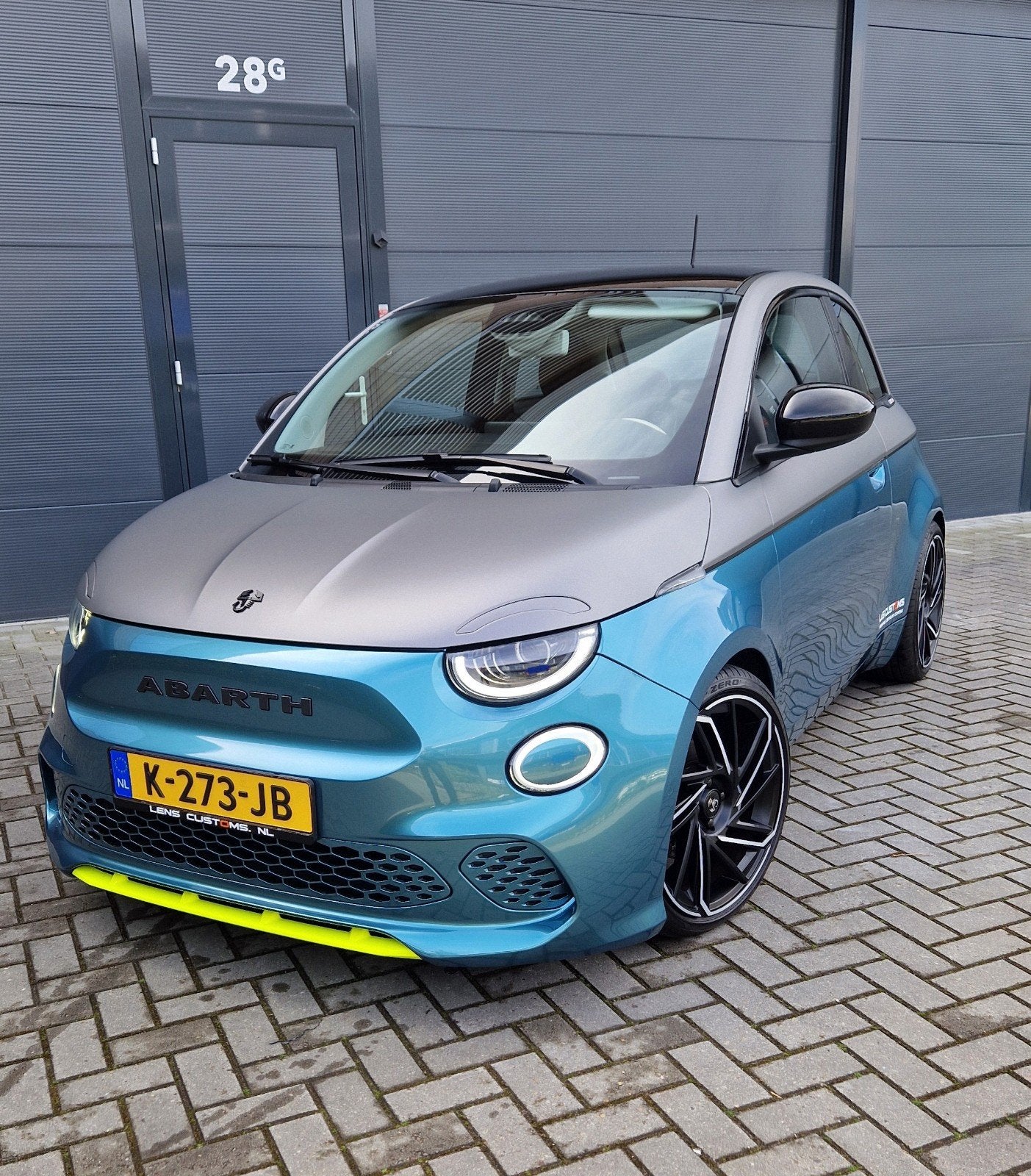 Fiat 500e CUSTOM ABARTH ZGAN 66.000KM, Auto's, 118 pk, Overige kleuren, 4 stoelen, Leder en Stof
