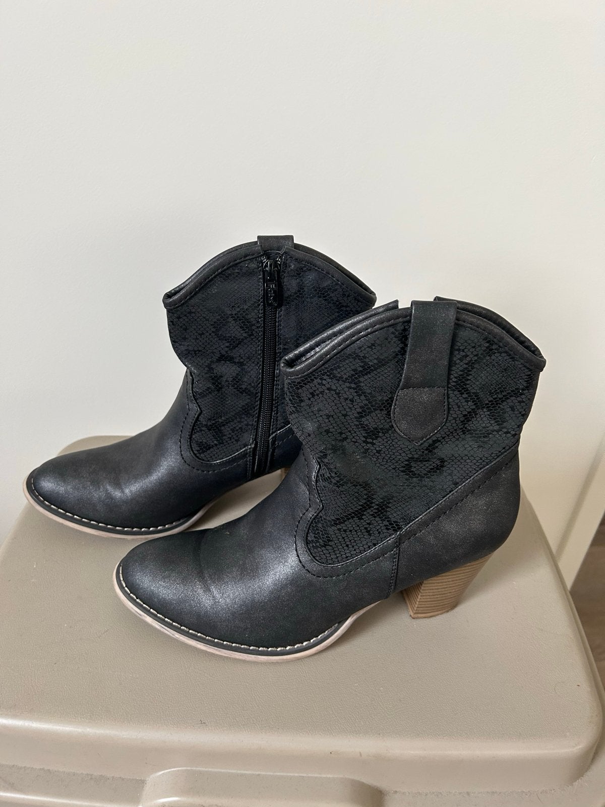 Zwarte cowboylaarzen met slangenprint - Maat 38, Kleding | Dames, Schoenen, Zwart, Lage of Enkellaarzen, Ophalen of Verzenden