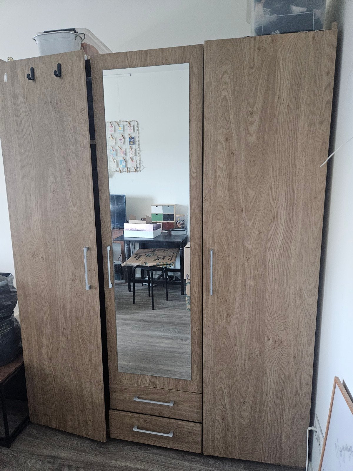 Kledingkast 195x149x60 met mandjes en extra planken, Ophalen, Gebruikt, 150 tot 200 cm, Overige houtsoorten