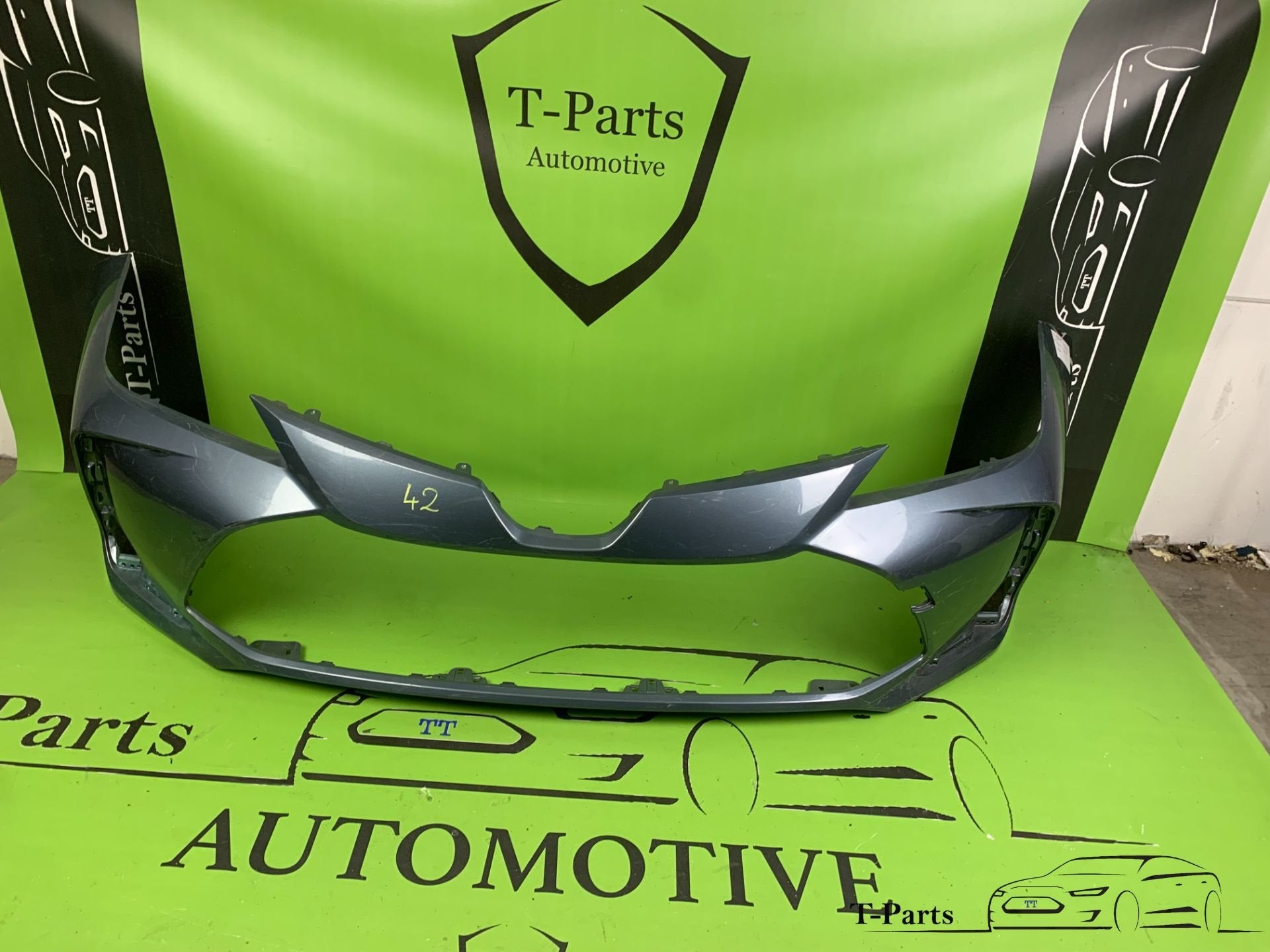 Toyota corolla sedan voorbumper origineel bumper, Info@fabrikant.eu, Voor, Ophalen of Verzenden, Toyota