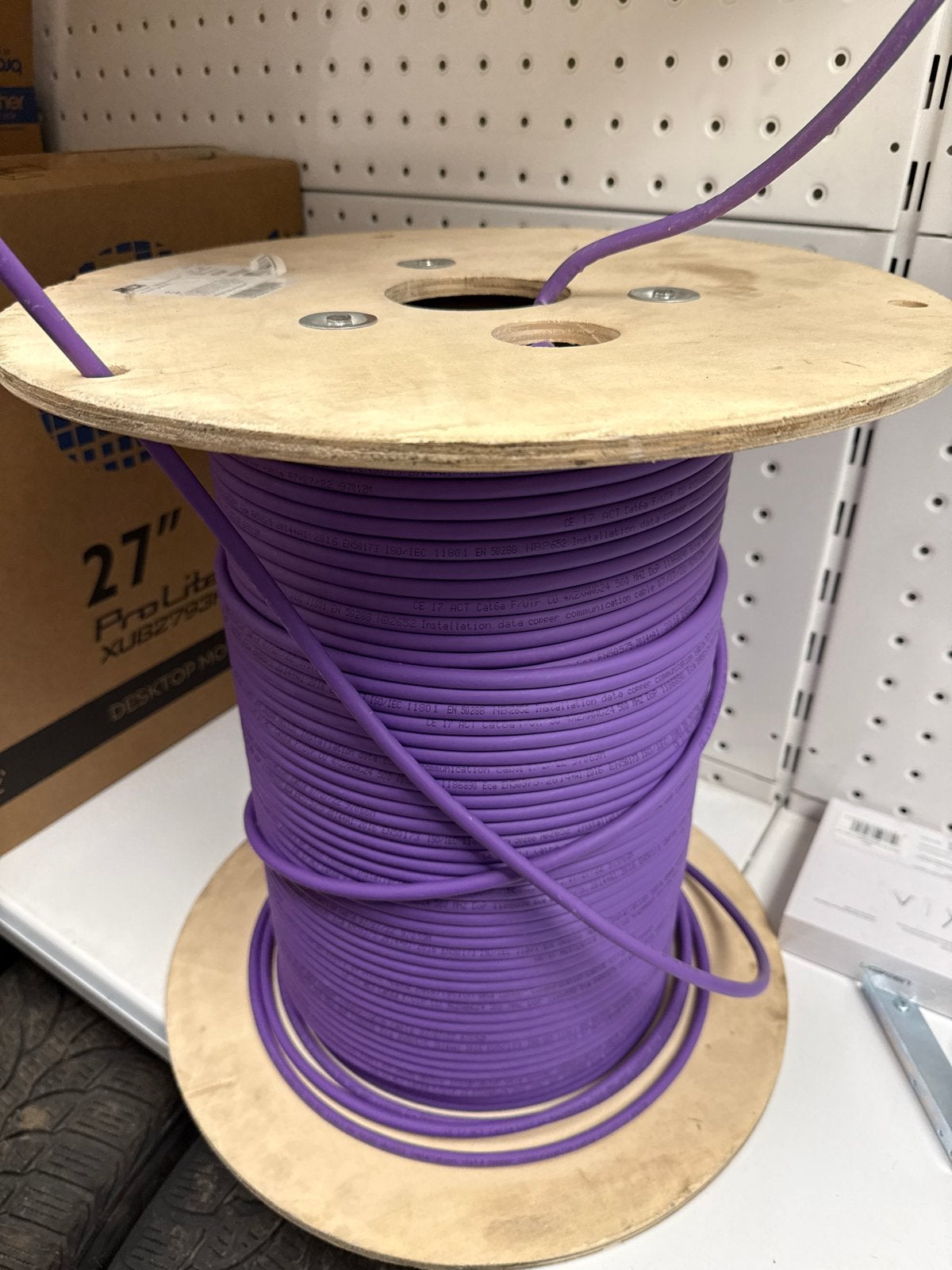 97 meter Cat6a UTP LSZH ECA Violet Netwerkkabel, Ophalen, Nieuw