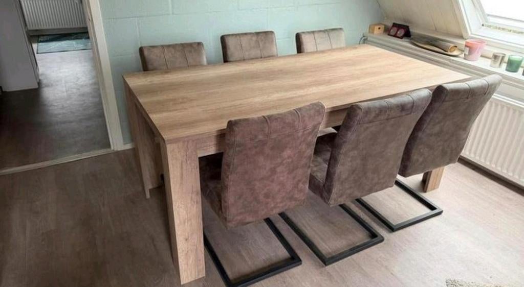 Eikenhouten eettafel met 6 stoelen - Zo goed als nieuw, Ophalen, Modern, Industrieel, 50 tot 100 cm, Zo goed als nieuw