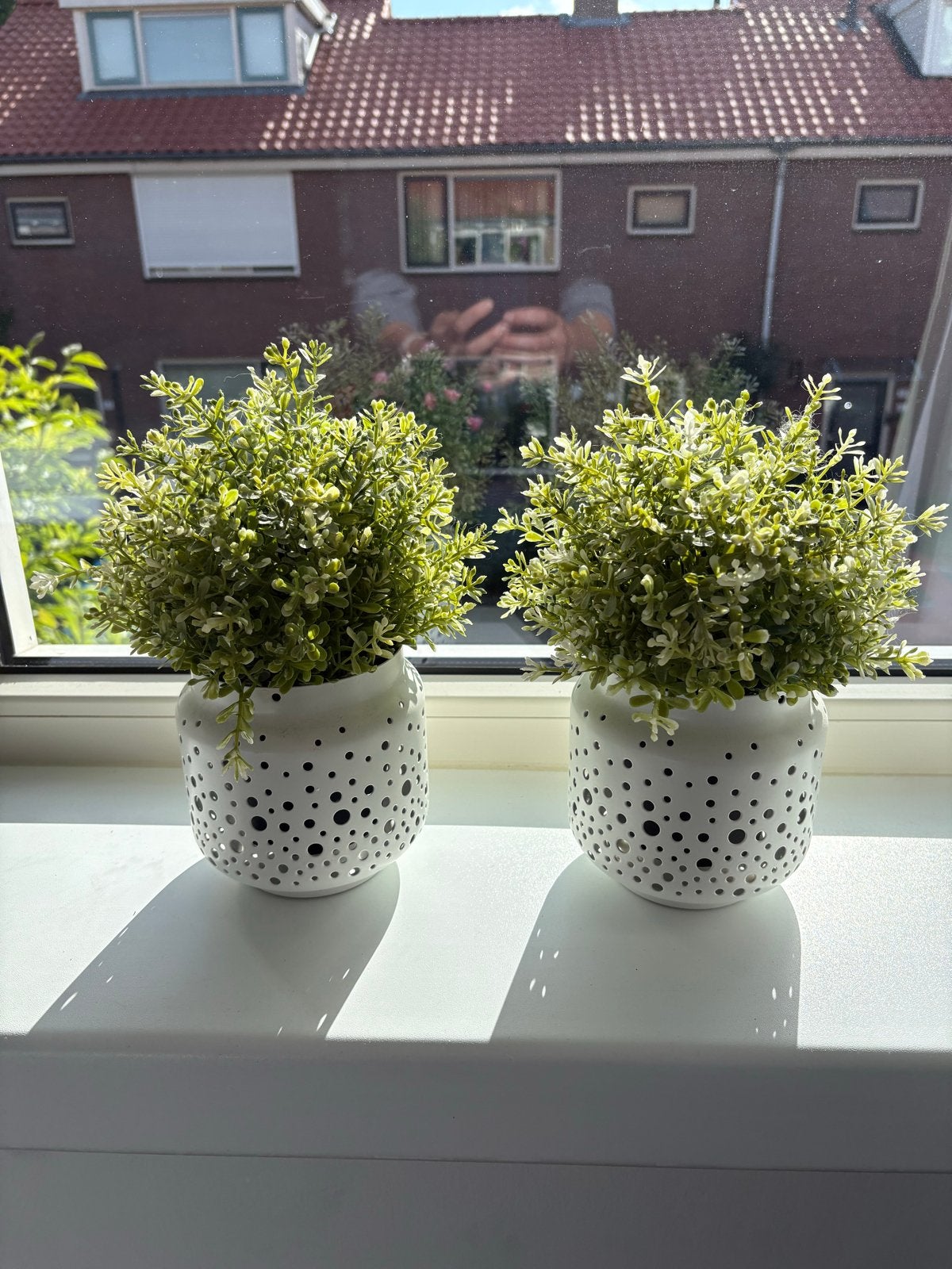 2 IKEA witte metalen potjes met kunstplantjes, Gebruikt, Wit, Ophalen of Verzenden, Metaal