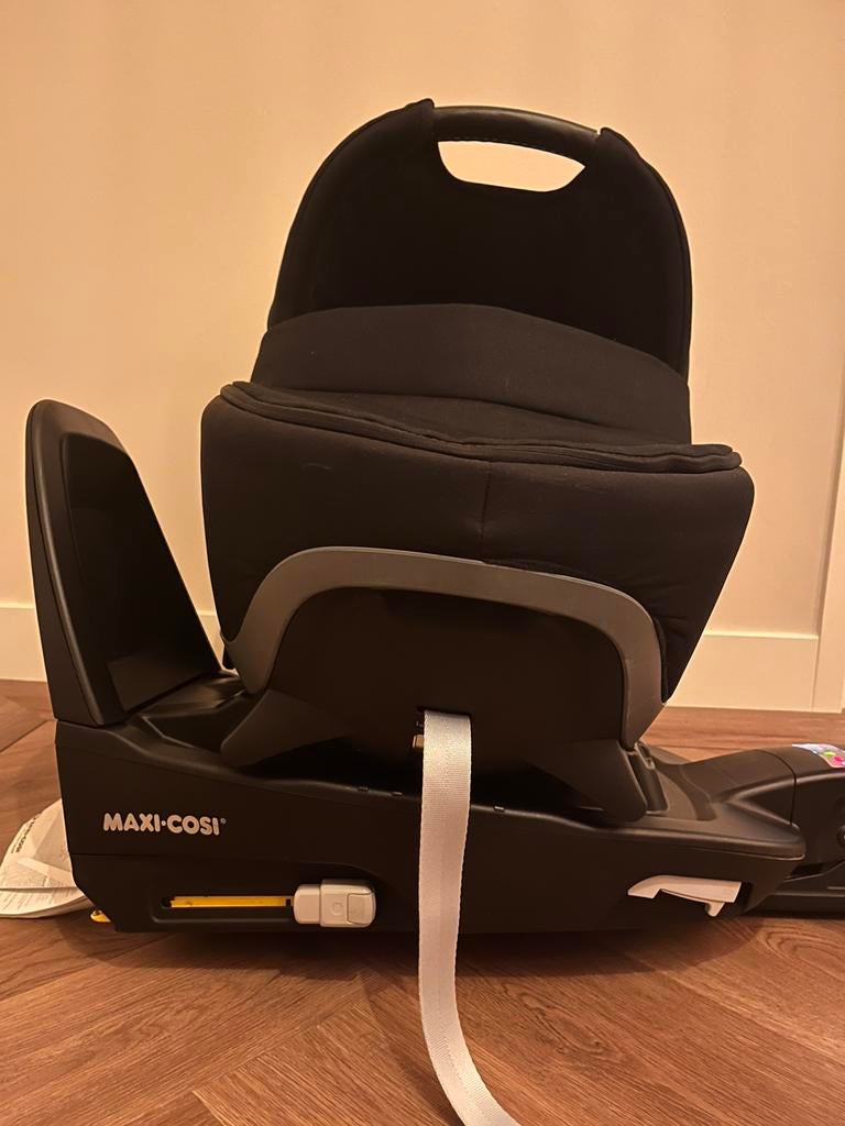 Te huur - Maxi-Cosi Jade reiswieg incl base, Kinderen en Baby's, Autostoeltjes, Ophalen of Verzenden, Zo goed als nieuw, Isofix