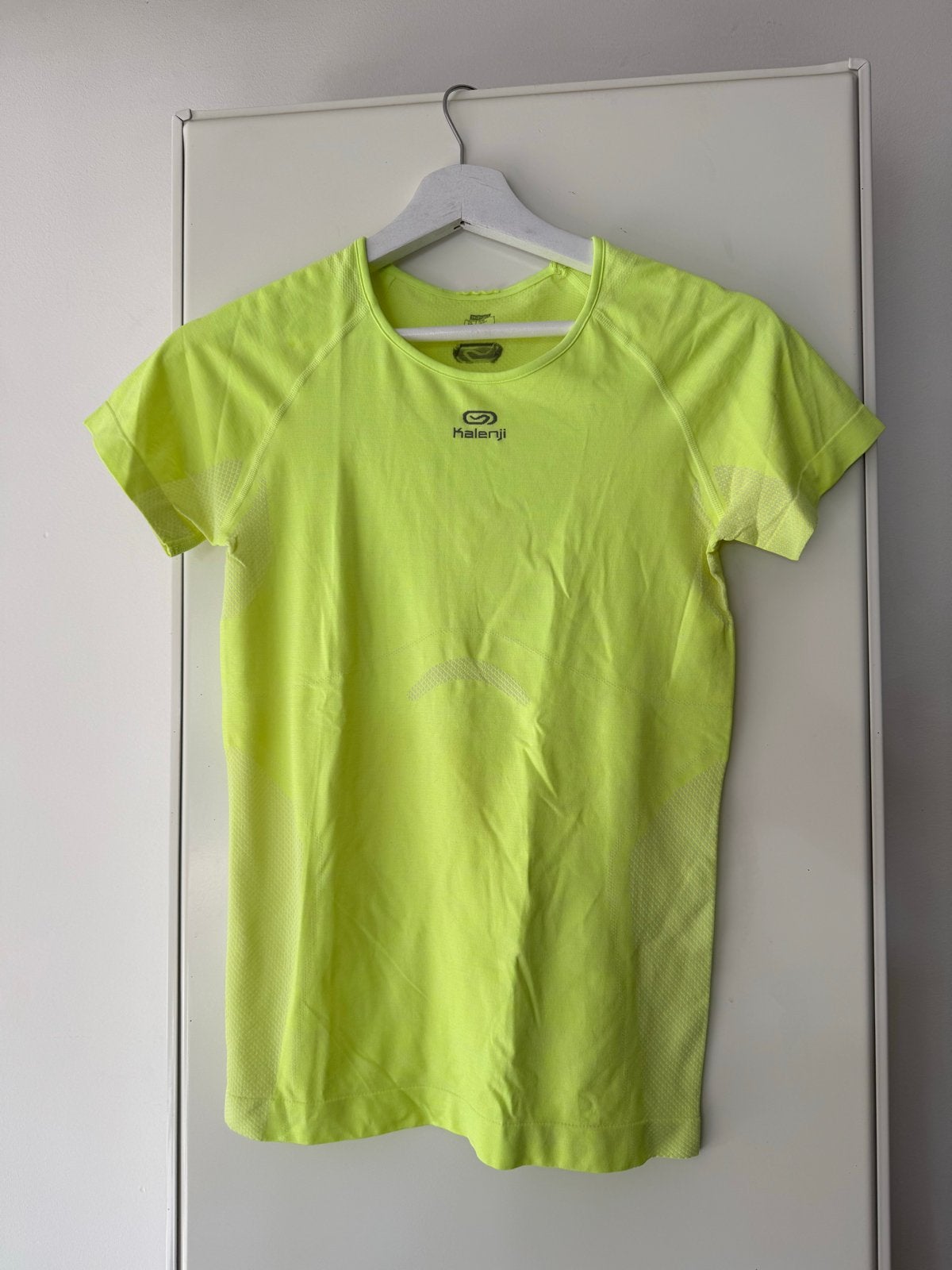 Kalenji neon geel sportshirt maat M, Maat 38/40 (M), Geel, Ophalen of Verzenden, Hardlopen of Fietsen