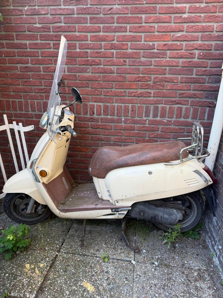 Kymco Like Scooter OPKNAPPER, Fietsen en Brommers, Scooters | Overige merken, Gebruikt, Maximaal 25 km/u, Benzine, Ophalen