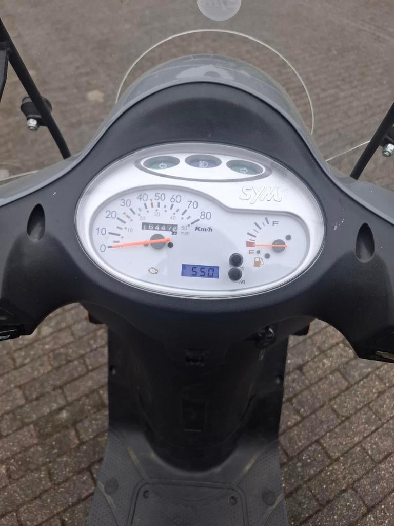 Sym fiddle 2 2021, Fietsen en Brommers, Snorfietsen en Snorscooters, Ophalen of Verzenden, Gebruikt, Benzine