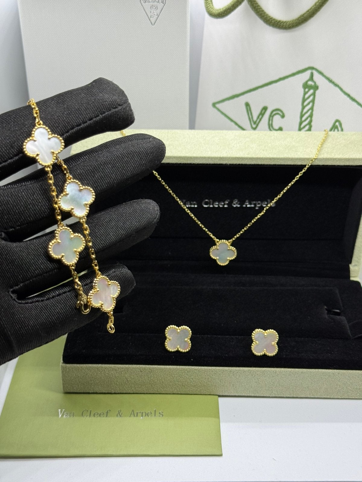 Van Cleef & Arpels set 3in1, Ophalen of Verzenden, Zo goed als nieuw, Goud