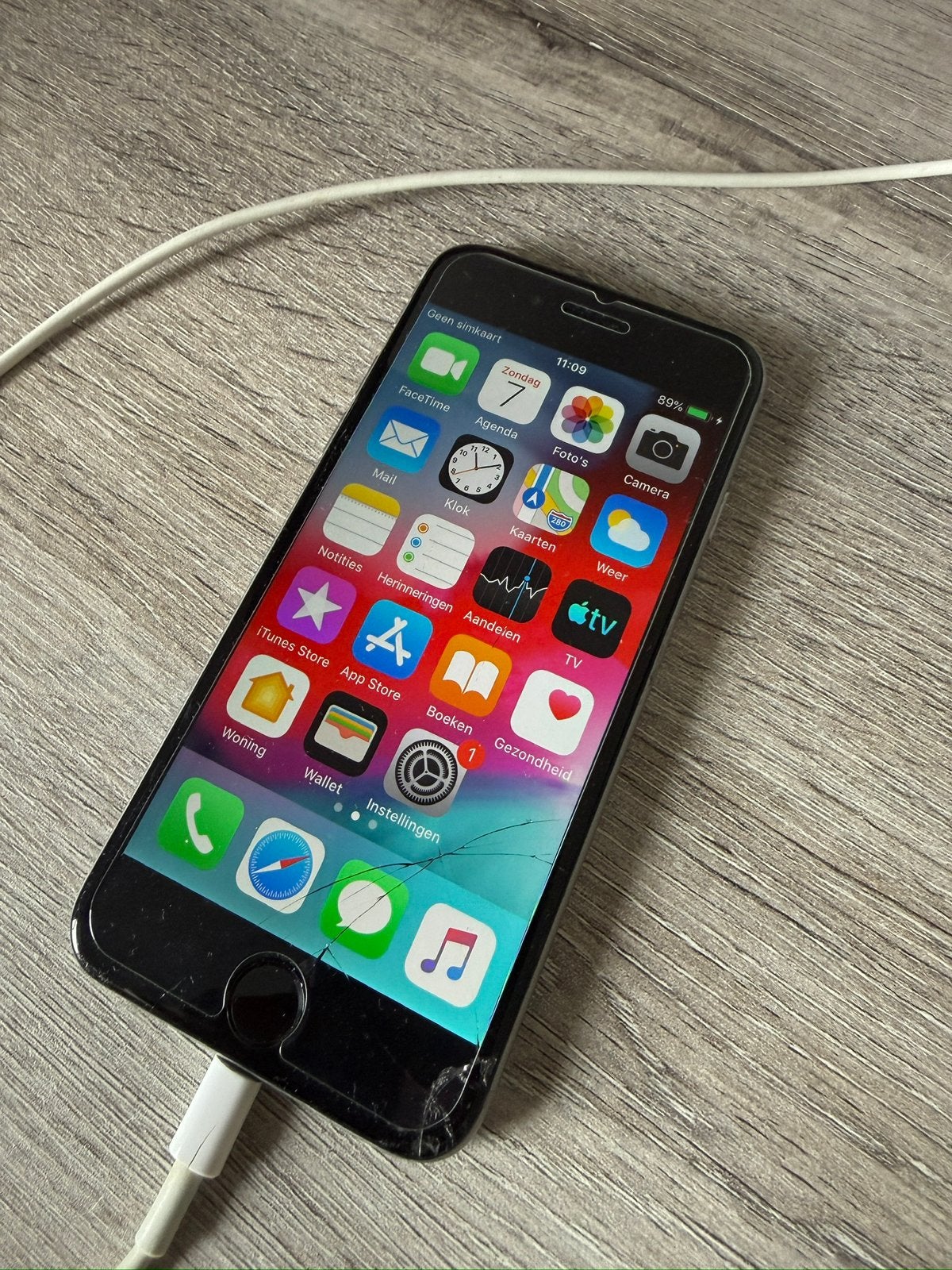 Apple iphone 6 beschadiging scherm batterij 83%, Telecommunicatie, Mobiele telefoons | Apple iPhone, 83 %, Gebruikt, 16 GB, Ophalen of Verzenden