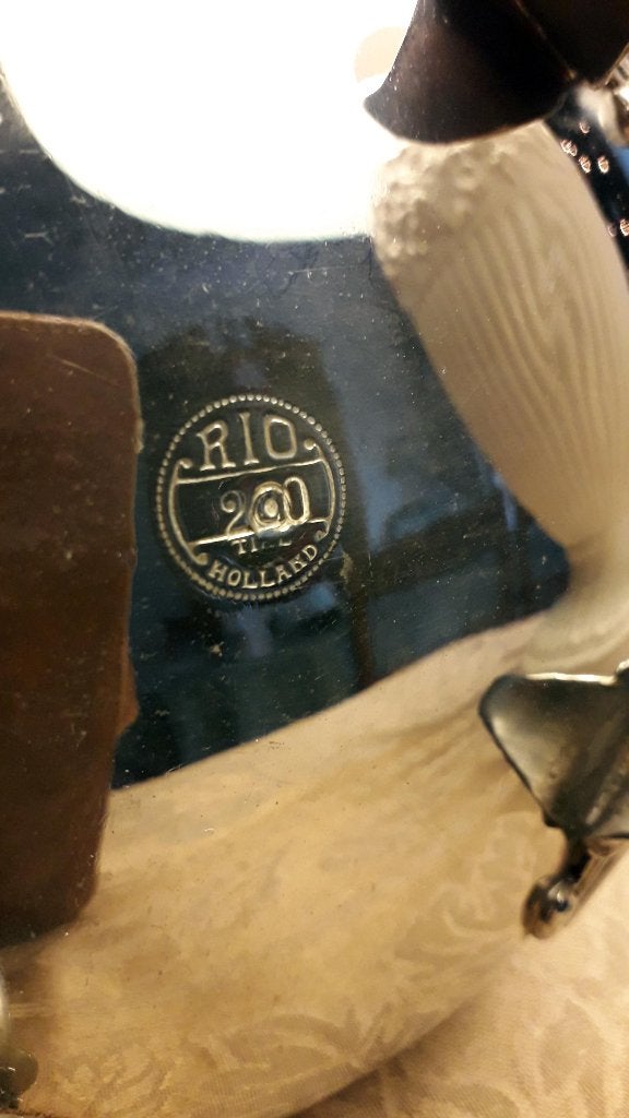 RIO TIEL TINNEN THEEPOT MET GEVLOCHTEN HANDVAT, Antiek en Kunst, Ophalen of Verzenden
