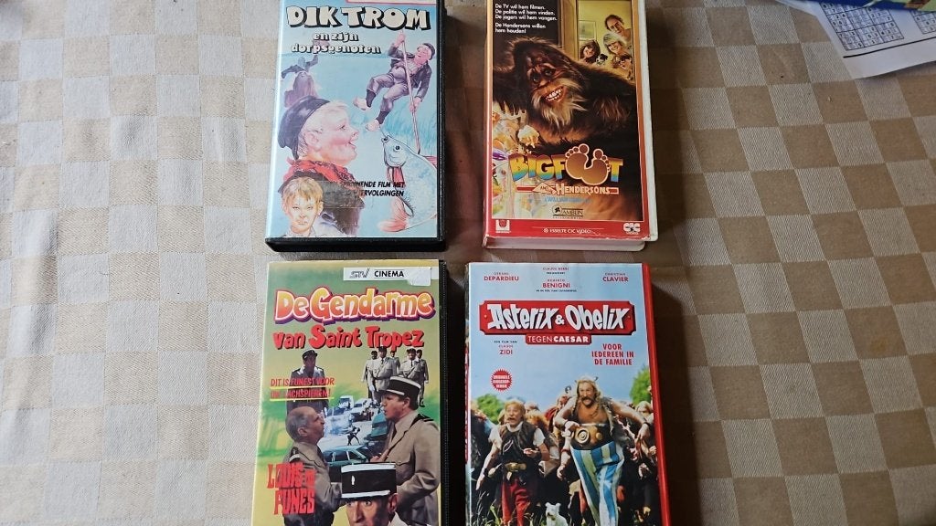 vhs video banden oa Asterix en Obelix en Bigfoot, Alle leeftijden, Ophalen of Verzenden, Zo goed als nieuw, Overige genres