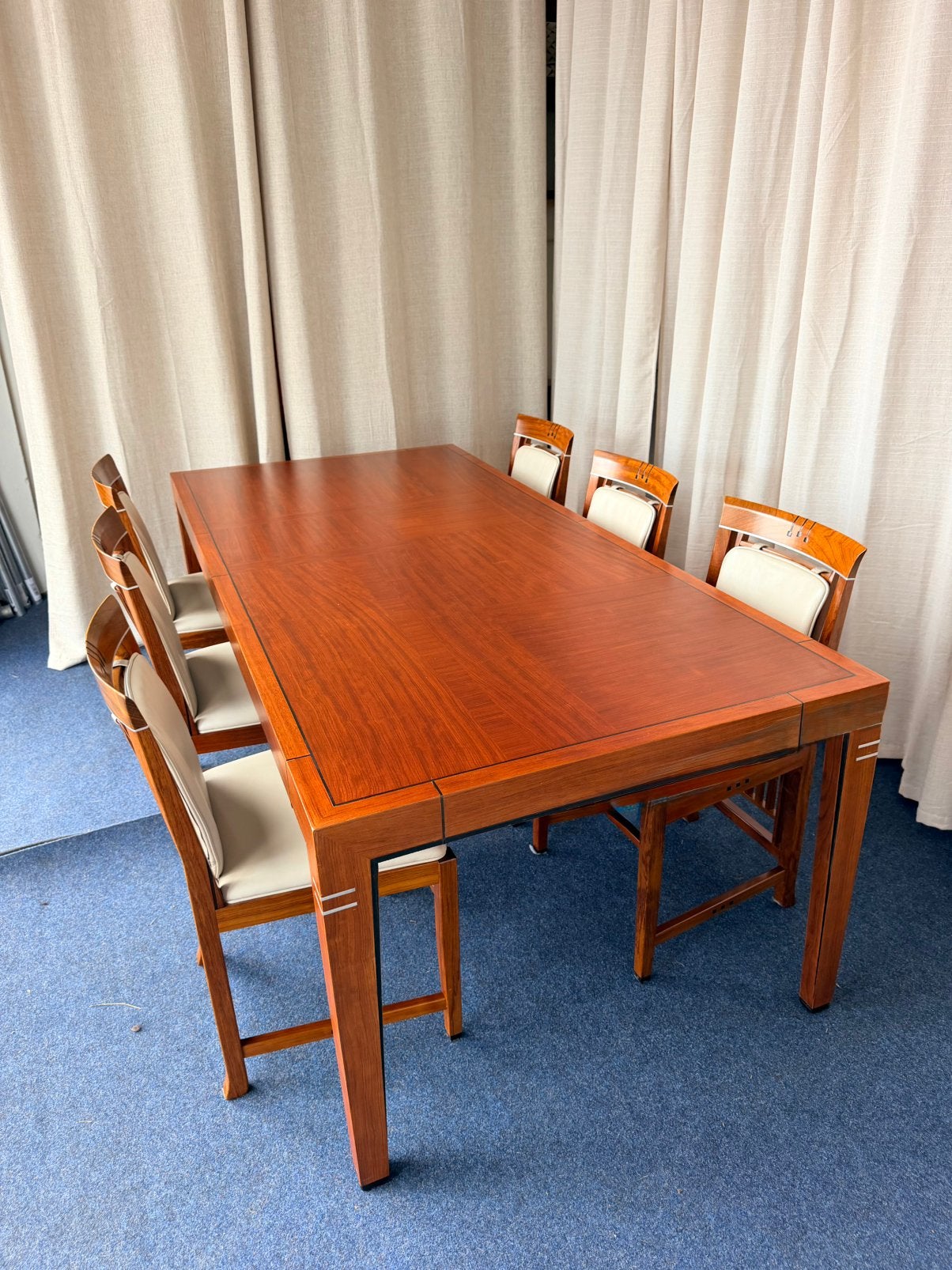 Schuitema decorma eetkamertafel Mondriaan, Ophalen, Zo goed als nieuw, 4 tot 6 stoelen