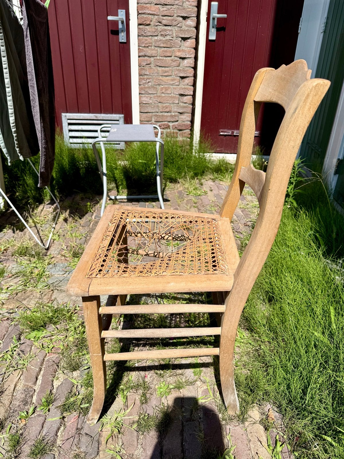 Vintage houten stoel met rieten zitting - opknapper, Ophalen