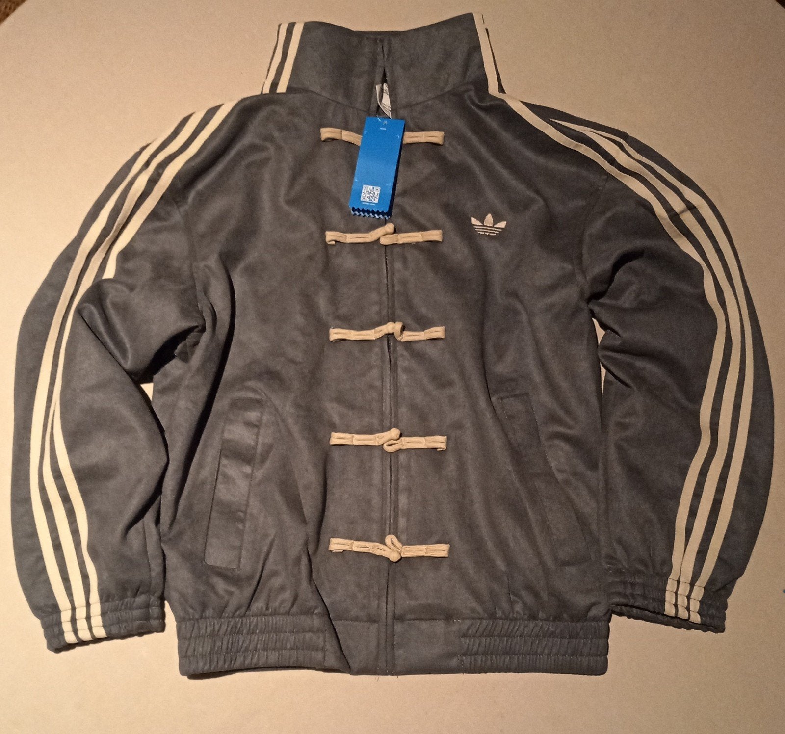 Adidas Chinese Kung Fu Jasje - Grijs met Crème Strepen, Maat 48/50 (M), Nieuw, Ophalen of Verzenden, Adidas
