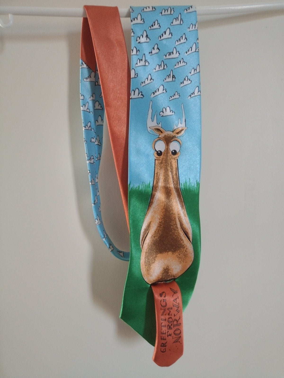 Grappige stropdas met eland - Greetings from Norway, Kleding | Heren, Blauw, Ophalen of Verzenden, Zo goed als nieuw, Met patroon