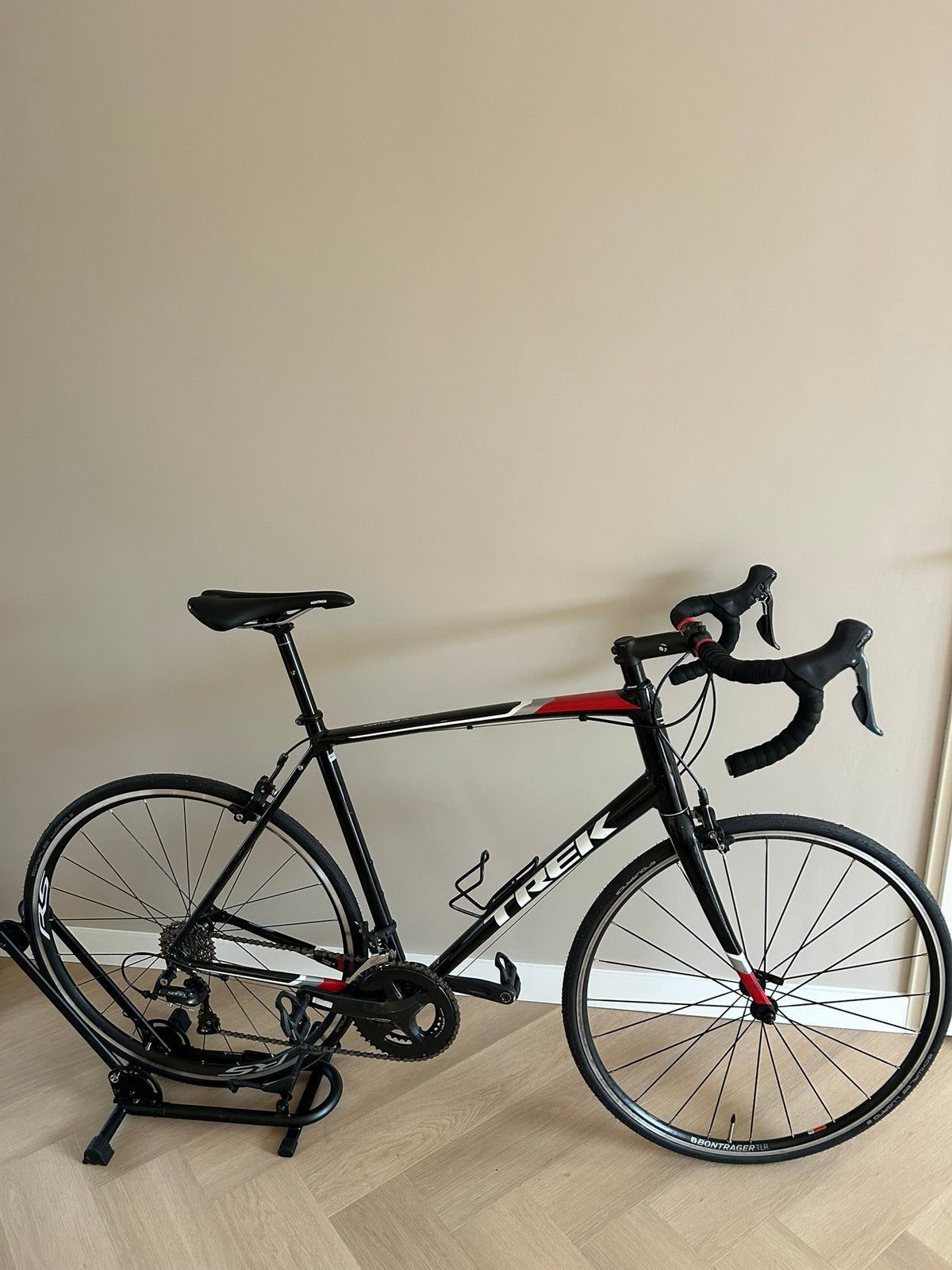 Trek Domane AL 3 Racefiets – Framemaat 60 – Nieuwe banden, Fietsen en Brommers, Fietsen | Racefietsen, Aluminium, Zo goed als nieuw