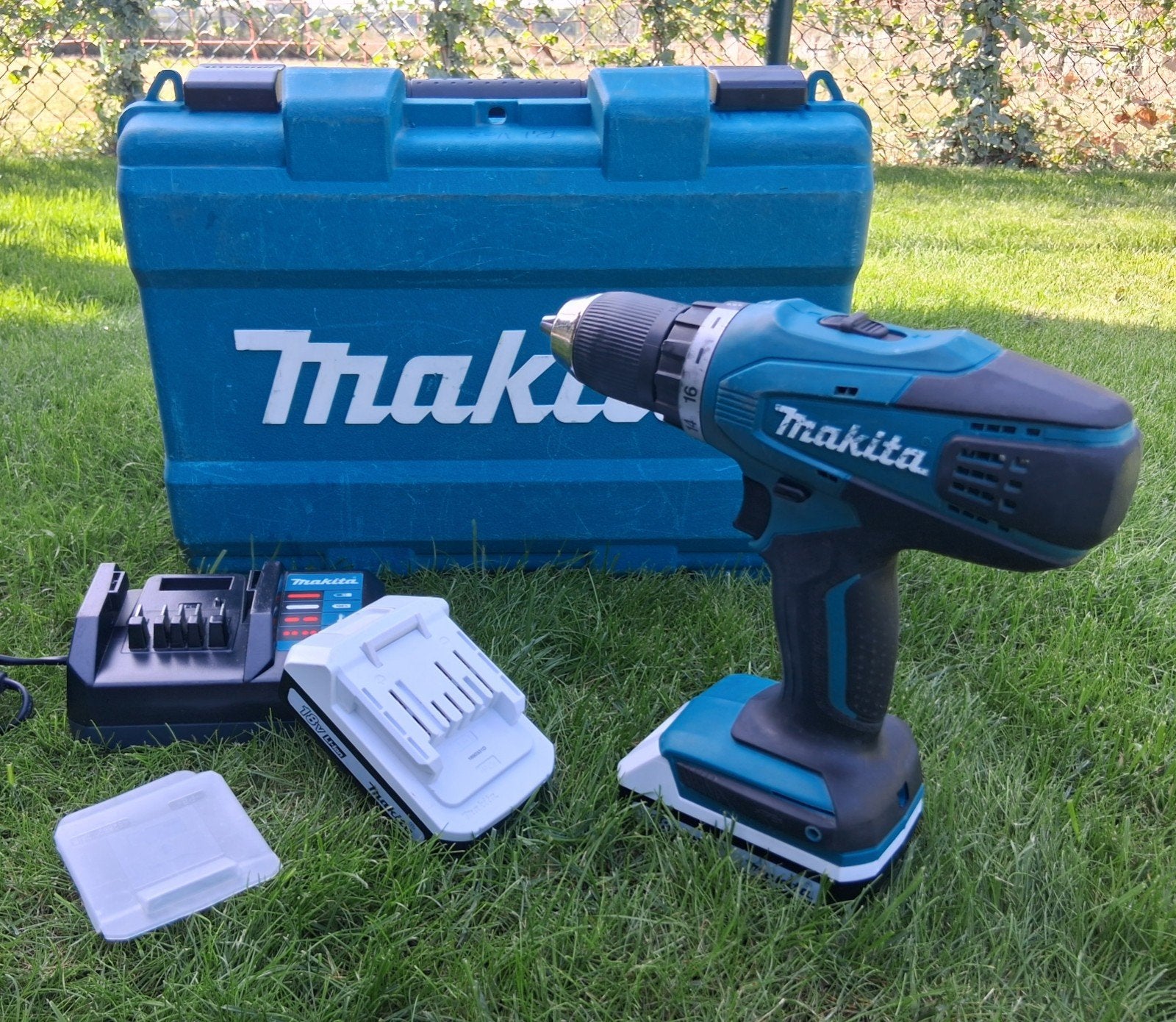 Makita DF457D 18V schroef-/boormachine – 2 accu’s + lader, Ophalen of Verzenden, Boormachine