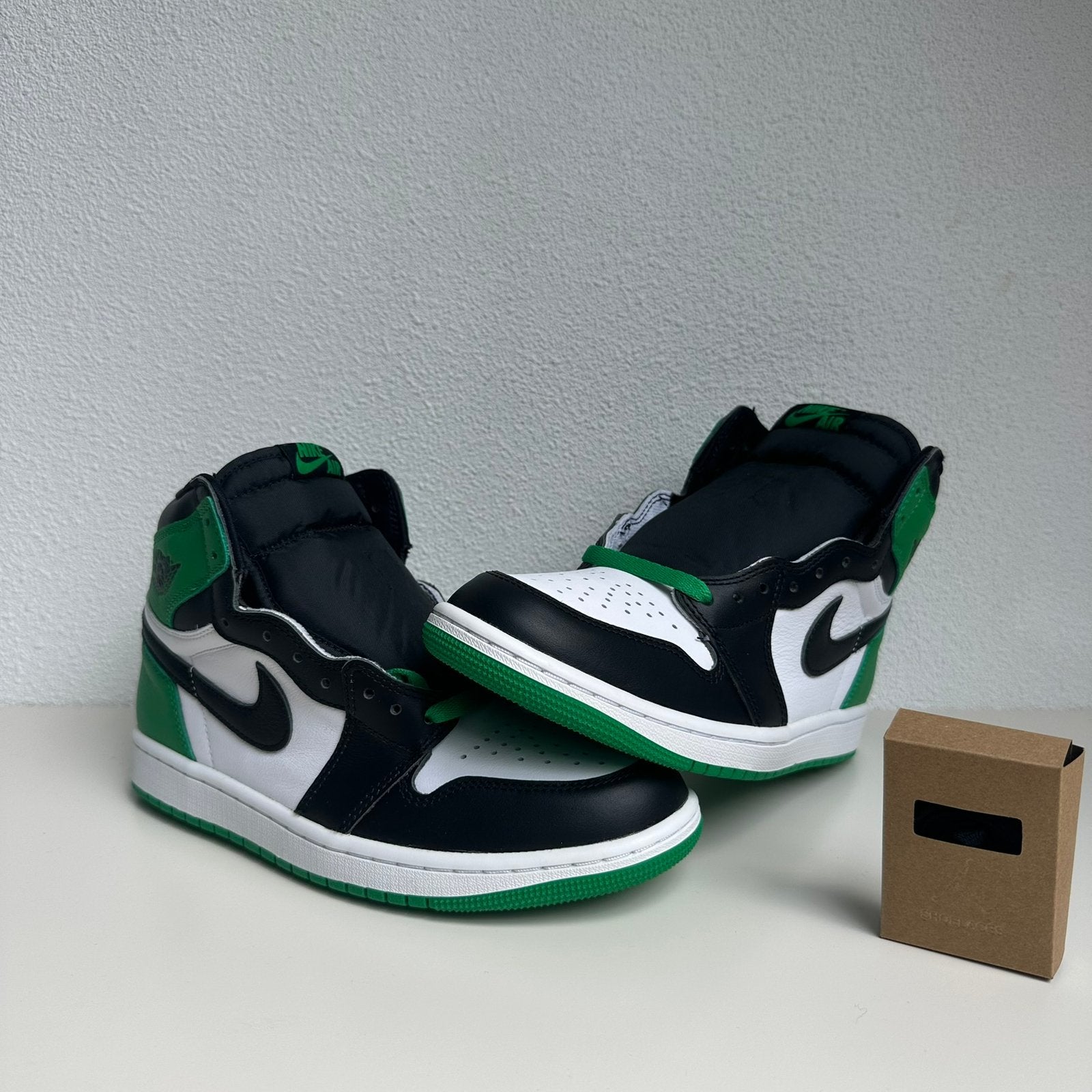 Jordan 1 High OG Lucky Green Maat 37.5 - 40.5 - 41, Ophalen of Verzenden, Nieuw, Overige kleuren