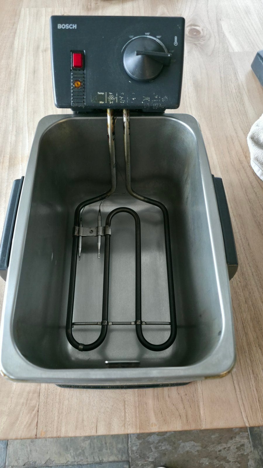 GRATIS Bosch Friteuse - Goed onderhouden en functioneel, 2 tot 3 liter, Ophalen, Gebruikt, Uitneembare binnenpan