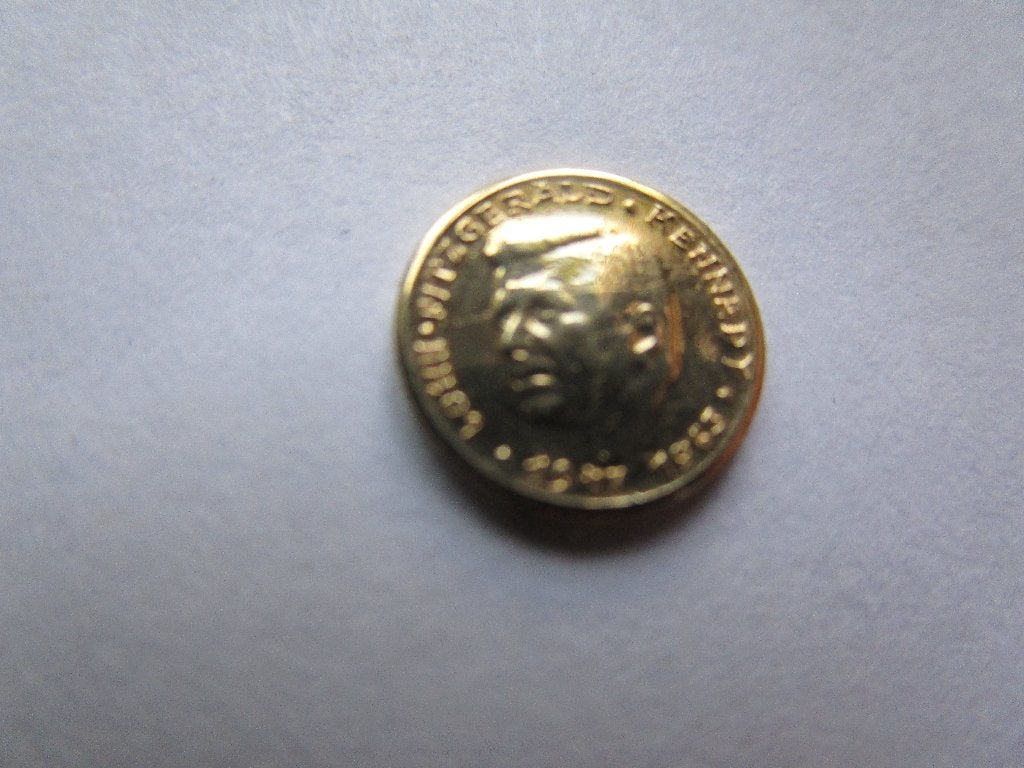Gouden miniatuur muntje John F kennedy 1917 - 1963, Verzenden, Goud, Buitenland