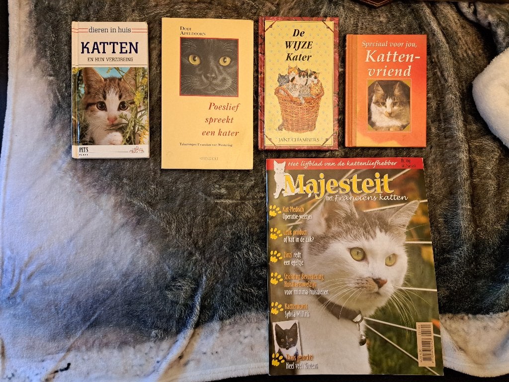 Diverse kattenboeken en tijdschrift - Kattenliefhebber, Boeken, Verzenden, Gelezen, Diverse auteurs