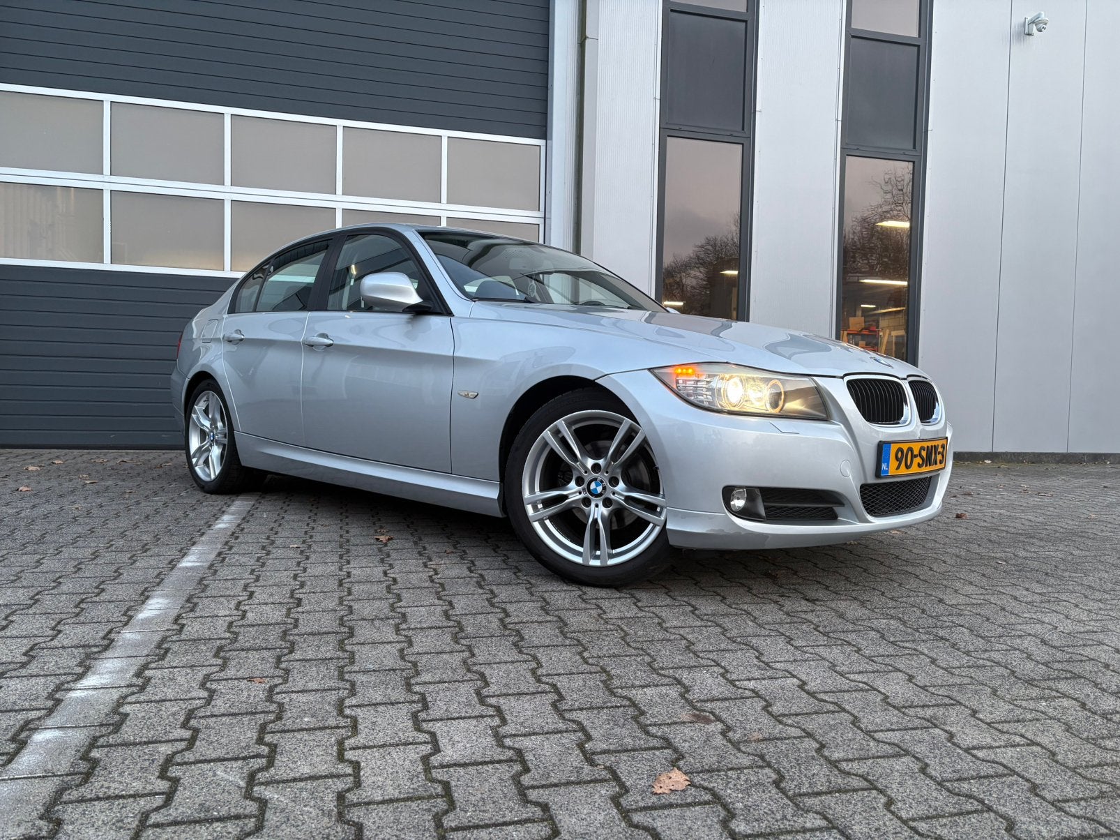 BMW 3-Serie 320i met lage km stand, Auto's, 1345 kg, 1995 cc, Zwart, 4 cilinders