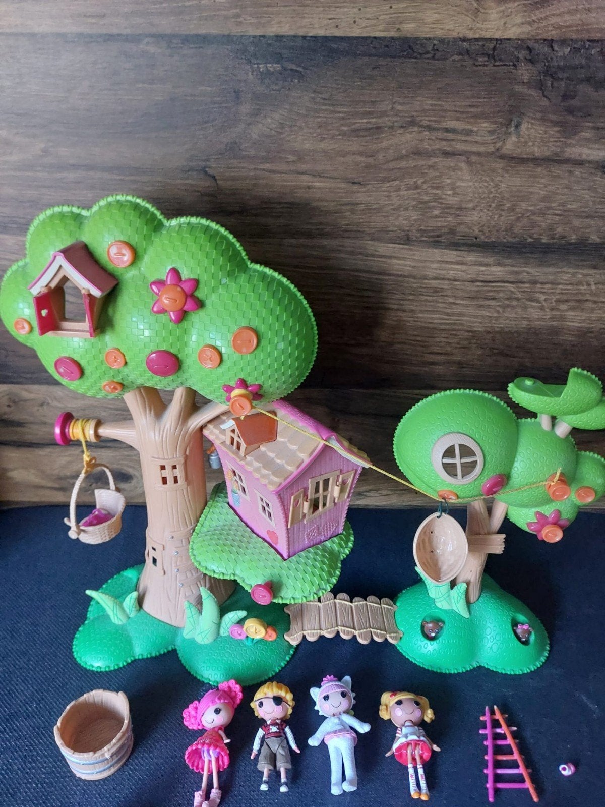 lalaloopsy mini boomhut met poppetjes, Ophalen of Verzenden, Gebruikt, Poppenhuis