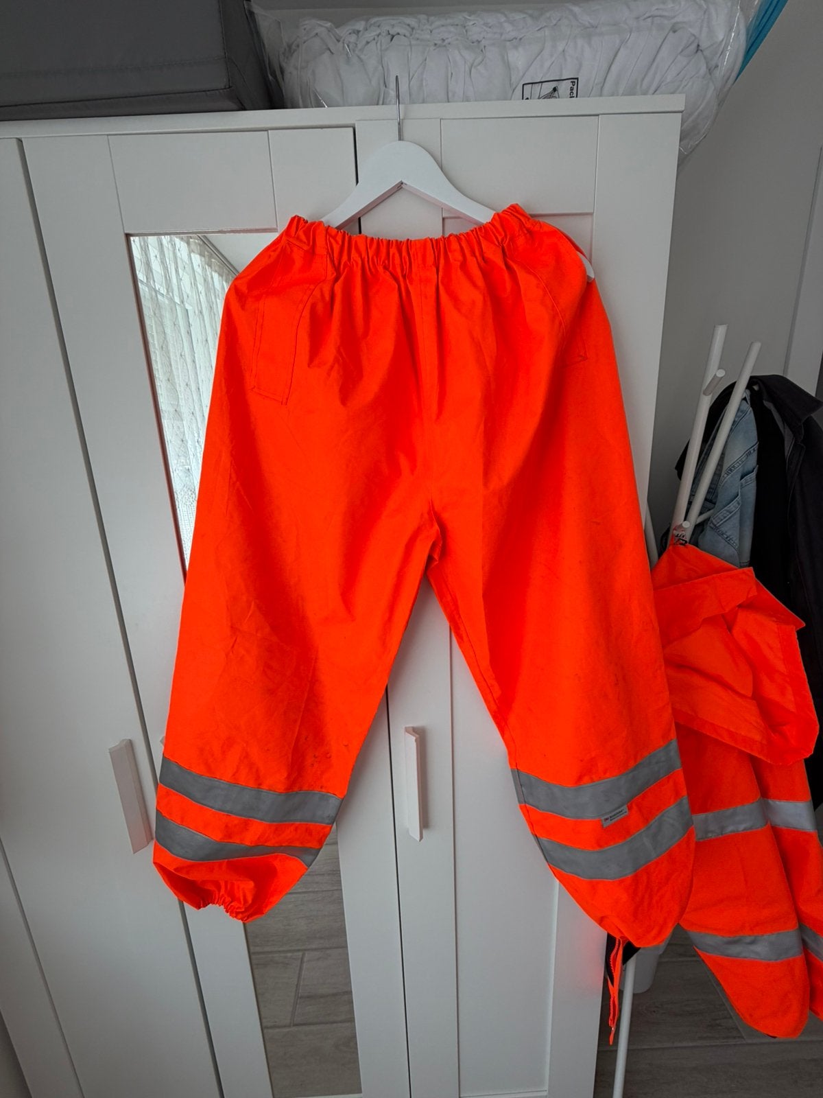 High Visibility Regenbroek Oranje - Waterdicht & Comfortabel, Doe-het-zelf en Verbouw, Veiligheidskleding, Gebruikt, Ophalen of Verzenden