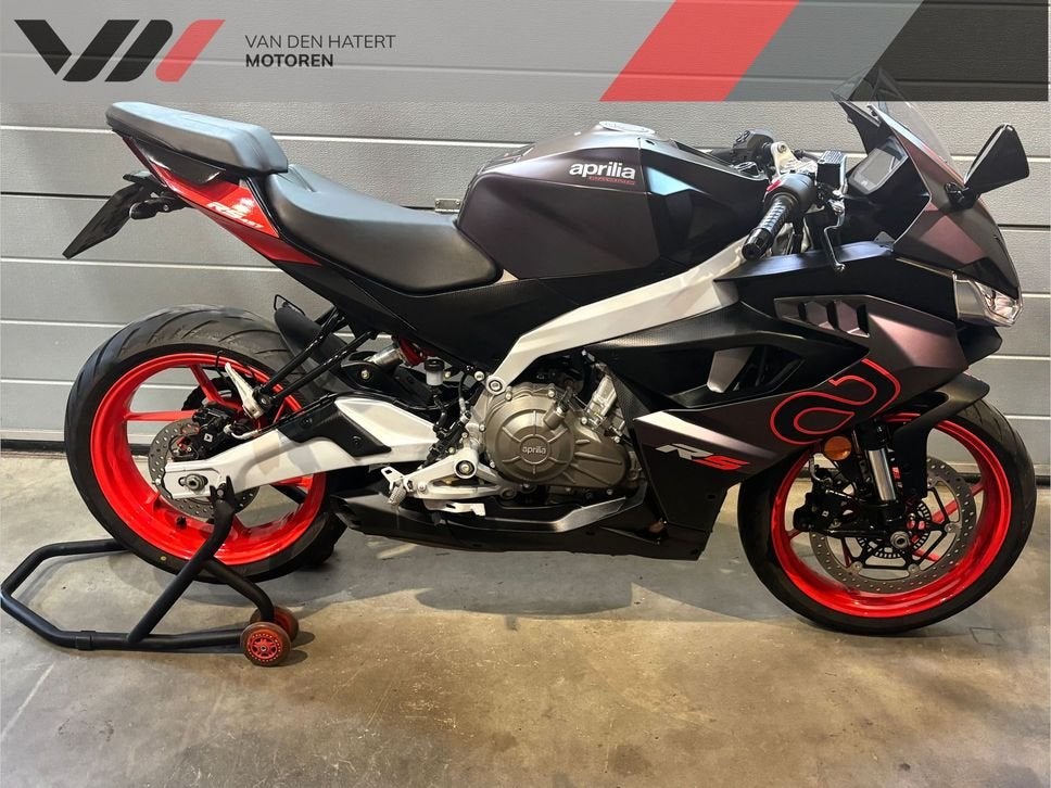 APRILIA RS 457 RS457 2025 9.088km #Qshifter U/D #A2 geschikt, 2 cilinders, Bedrijf, Onbekend, Super Sport