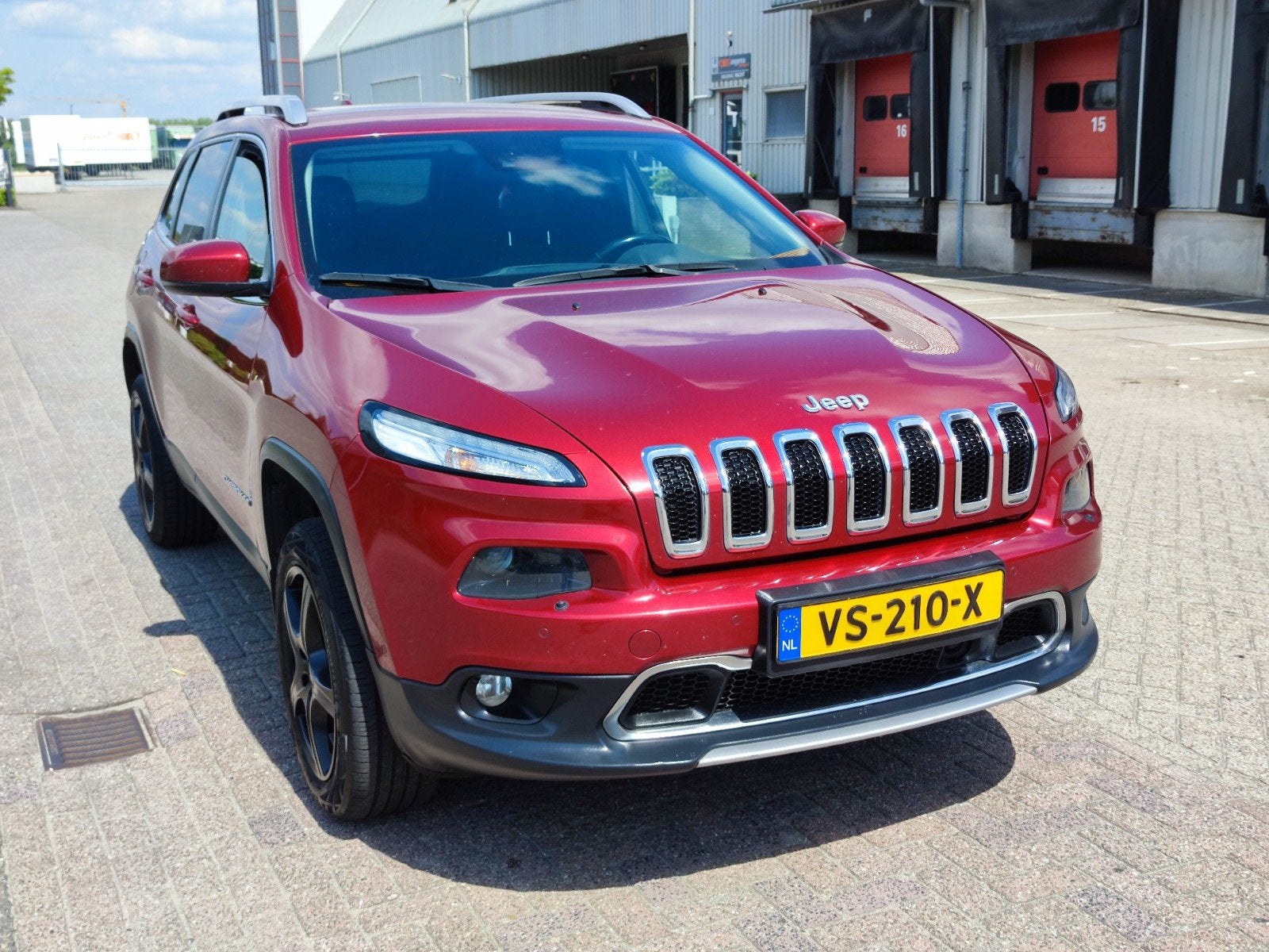 Jeep Cherokee 2.0 CRD VAN 170PK AUTOMAAT 2015 4X4!! EXPORT, Auto's, 1730 kg, 450 kg, 1956 cc, Zwart