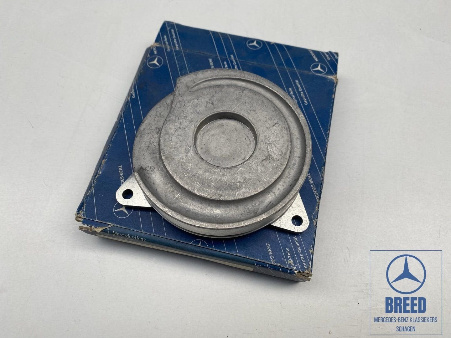 NOS huis waterpomp voor Mercedes-Benz M103 motor, -, -, Nieuw, Ophalen of Verzenden
