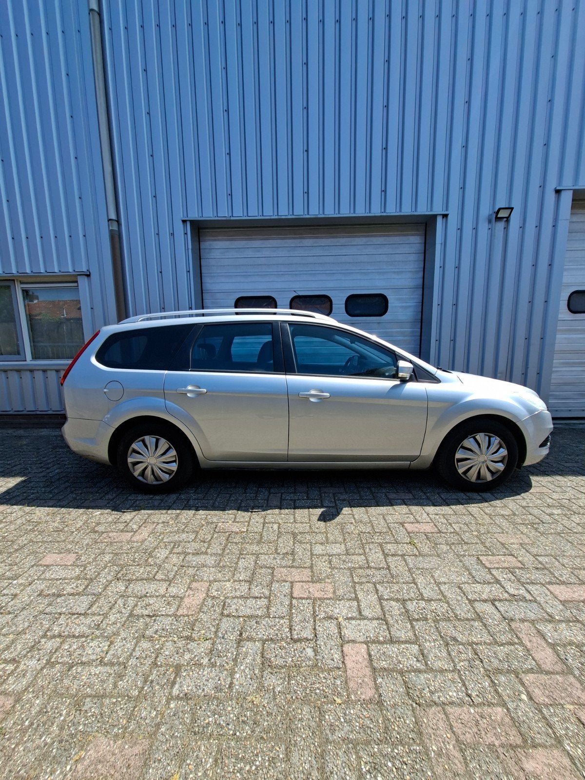 Ford Focus 1.6 16V 100PK 2010 Grijs, 1596 cc, Zwart, 4 cilinders, 635 kg