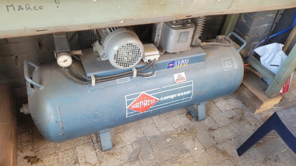 Defecte compressor, 100 liter of meer, Ophalen, Gebruikt
