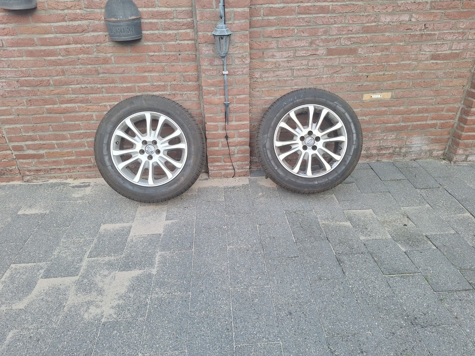 2 goede volvo wielen, Ophalen, Gebruikt