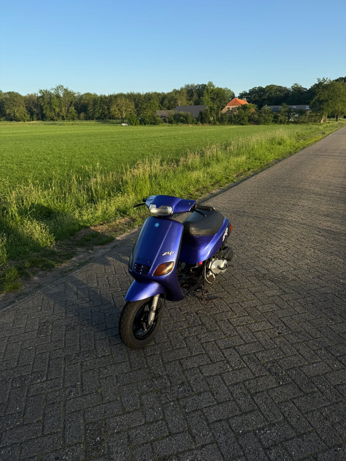 Gezocht frame zip type, Ophalen, Zo goed als nieuw, Benzine, Zip