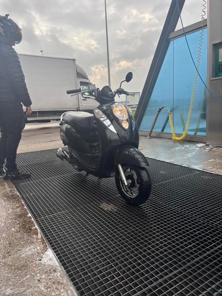 Sym mio, Fietsen en Brommers, Snorfietsen en Snorscooters, Gebruikt, SYM, Benzine, Ophalen