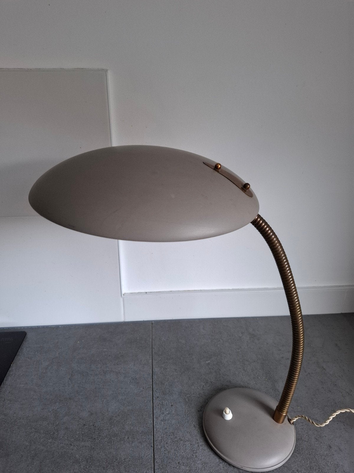 vintage UFO-tafellamp bureaulamp  Louis Kalff,, Huis en Inrichting, Bureaulamp, Gebruikt, Overige merken, Vintage