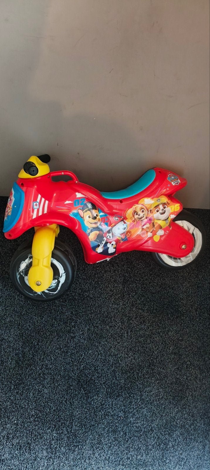 Paw Patrol Loopmotor - Rood, Ophalen, Zo goed als nieuw, Loopfiets
