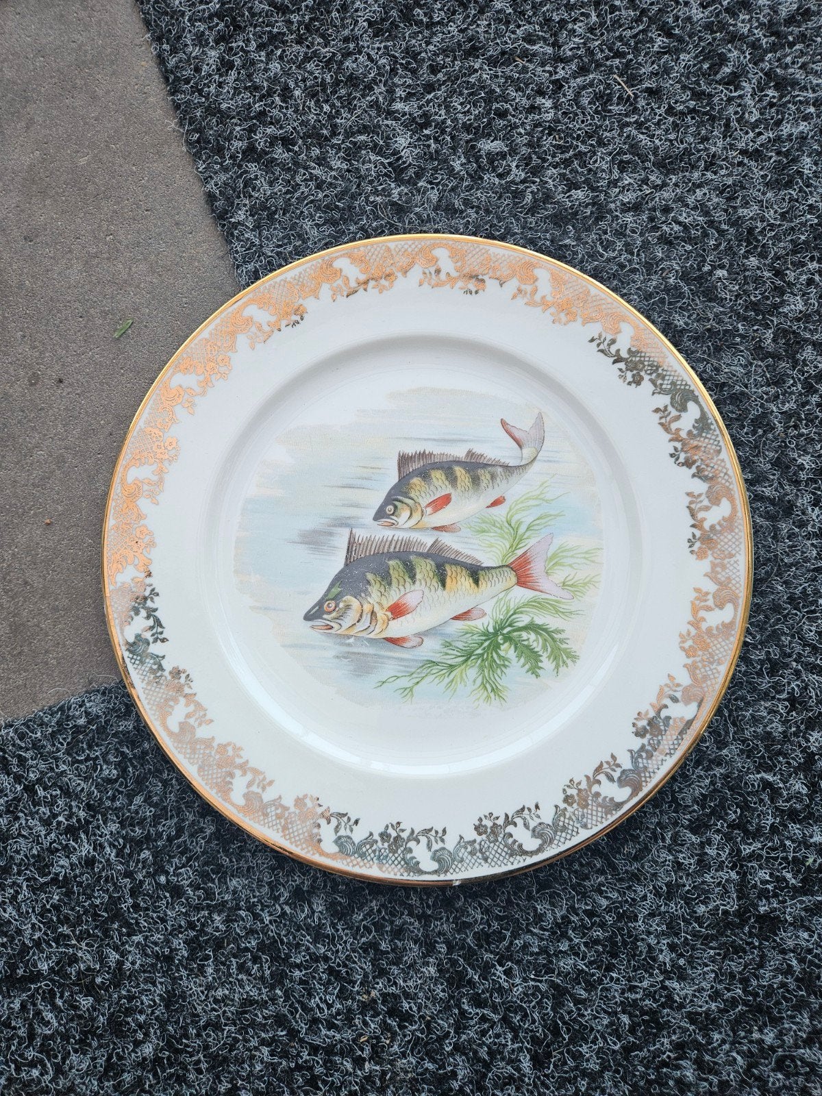 Limoges decoratief bord met vissen en gouden rand, Antiek en Kunst, Ophalen of Verzenden