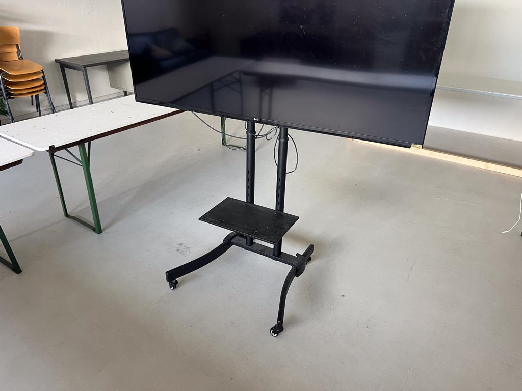 TV standaard op wielen, Audio, Tv en Foto, Televisiebeugels, Ophalen, Gebruikt
