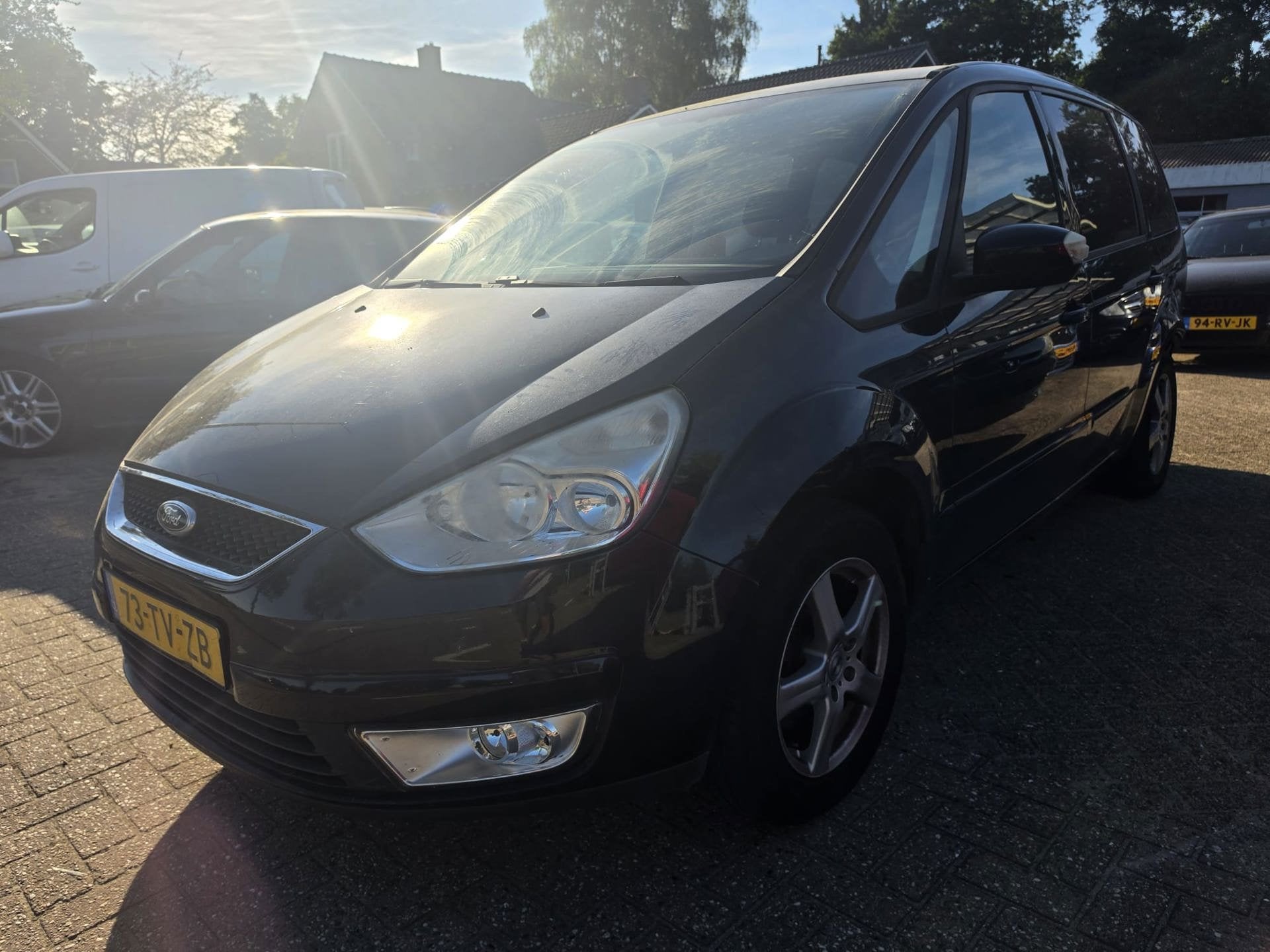 Ford Galaxy 2.0-16V Trend ( EXPORTPRICE), Voorwielaandrijving, Stof, Gebruikt, Zwart