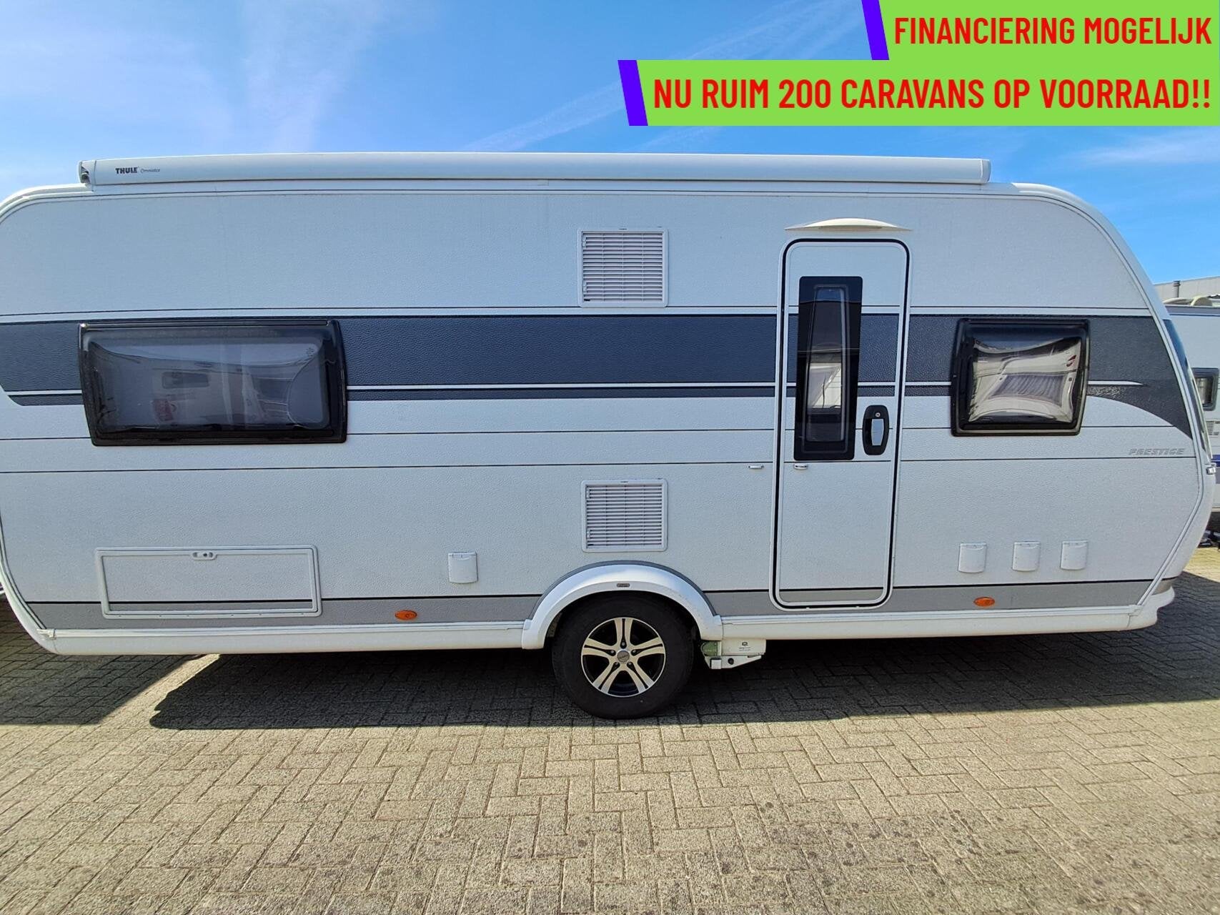 Hobby PRESTIGE 560 FC DAK AIRCO + MOVER + BADKAMER + LUIFEL, Rondzit, Hobby, 7 tot 8 meter, Bedrijf