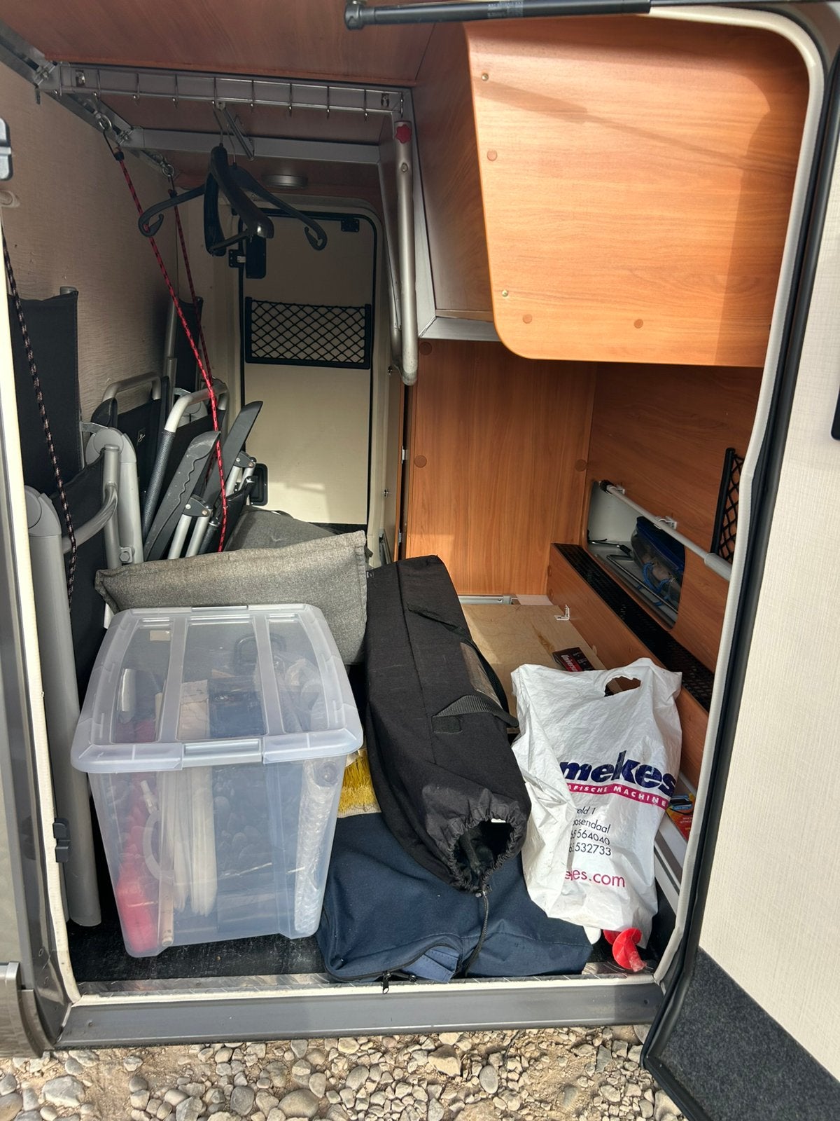 Foto 10 van Hymer B 534 DL Integr.Camper met autom.motor airco als nieuw