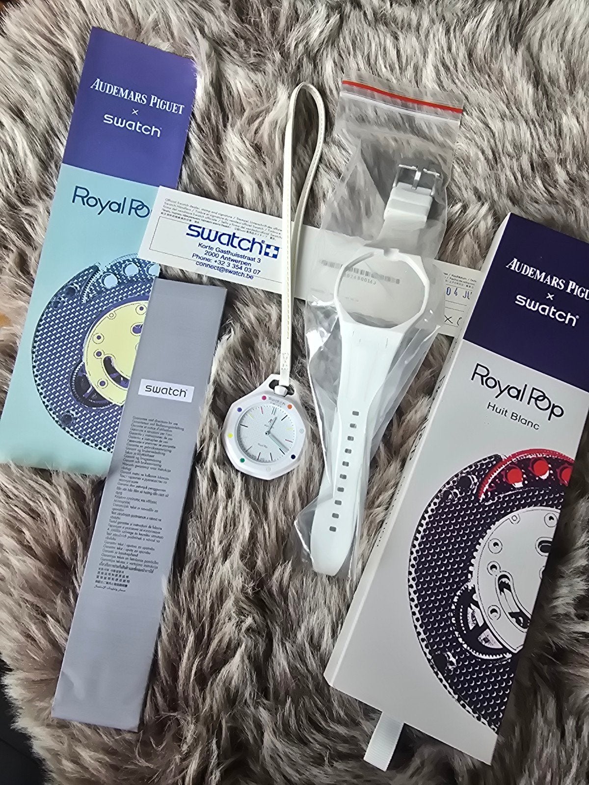 Swatch Royal Pop Huit Blanc met extra bandje en doos, Sieraden, Tassen en Uiterlijk, Horloges | Dames, Swatch, Nieuw, Kunststof