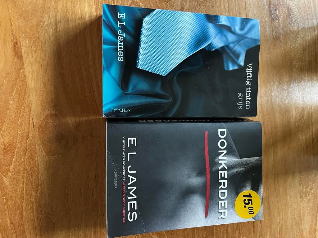 Vijftig Tinten Donkerder - E.L. James (Hele Serie), Computers en Software, Beschrijfbare discs, Zo goed als nieuw, Ophalen of Verzenden