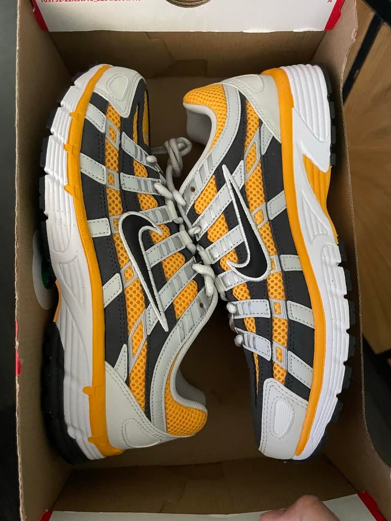 Nike P-6000 Geel Wit Maat 40.5 Nieuw, Kleding | Heren, Wit, Nieuw, Ophalen of Verzenden, Sneakers of Gympen